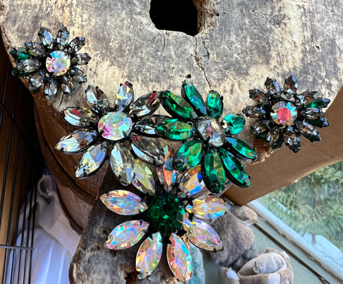 Vintage 1960's Vogue Demi Parure Brooch Pin Earrings Set Gorgeous AB Green Clear