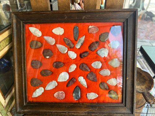 Vintage Native American Arrowhead Collection In Framed Display Case