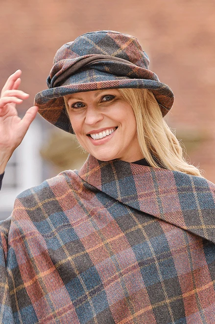 Tweed Hat in Teal Tweed