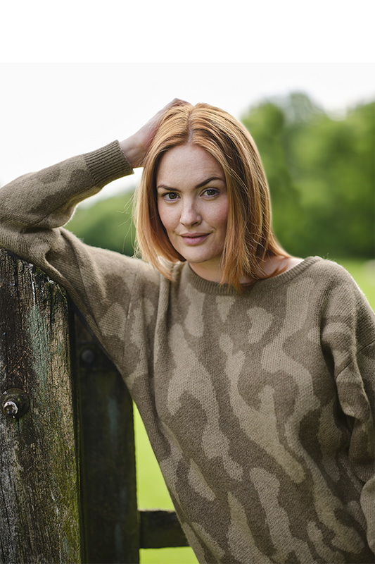 4 Ply Cashmere Abstract Zebra Sweater in Walnut