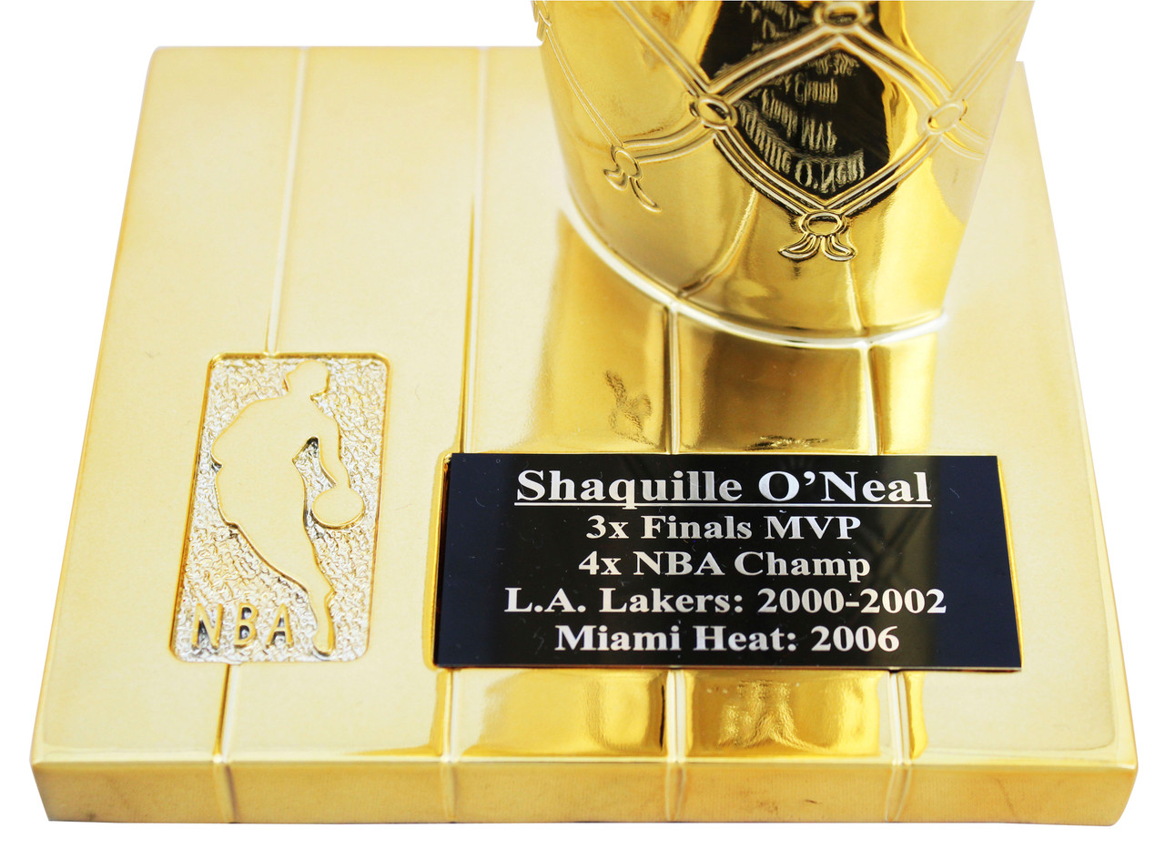 Shaquille O'Neal Signed LA Lakers 12 Replica Larry O'Brien Trophy Beckett