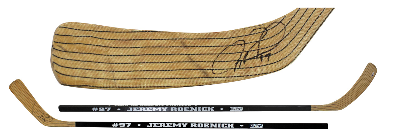 Jeremy Roenick Signed Jersey (Beckett)