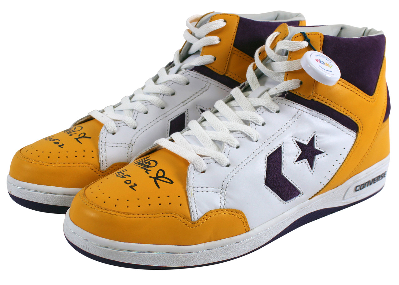 Lakers Magic Johnson HOF 02 Signed Converse Weapon Shoes w/Box BAS W –  Super Sports Center