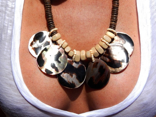 Polished Brownlip Disks Shell round cut Seashell Necklace 22"