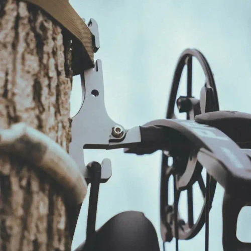 LATITUDE OUTDOORS BITE BOW HANGER LATI-BBHANG