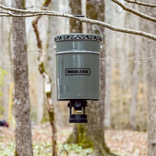 MOULTRIE 40LB HANGING FEEDER
