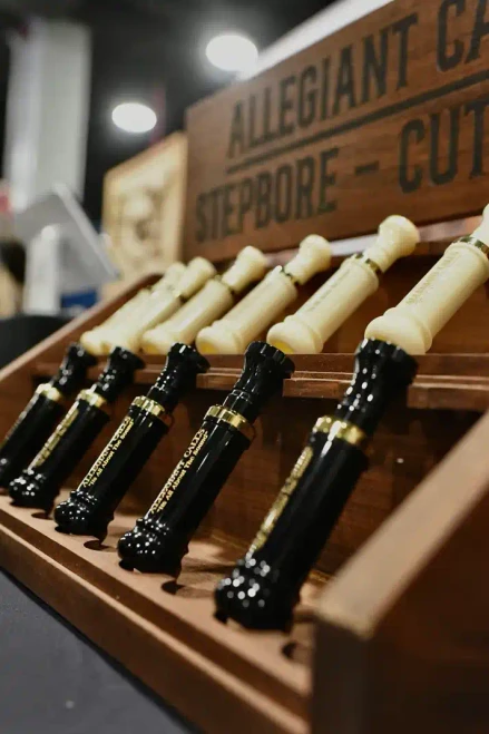 ALLEGIANT CALLS STEP-BORE CUTDOWN- POLISHED BLACK/BRASS BAND ALEGNT-SBC-BLKBRASS