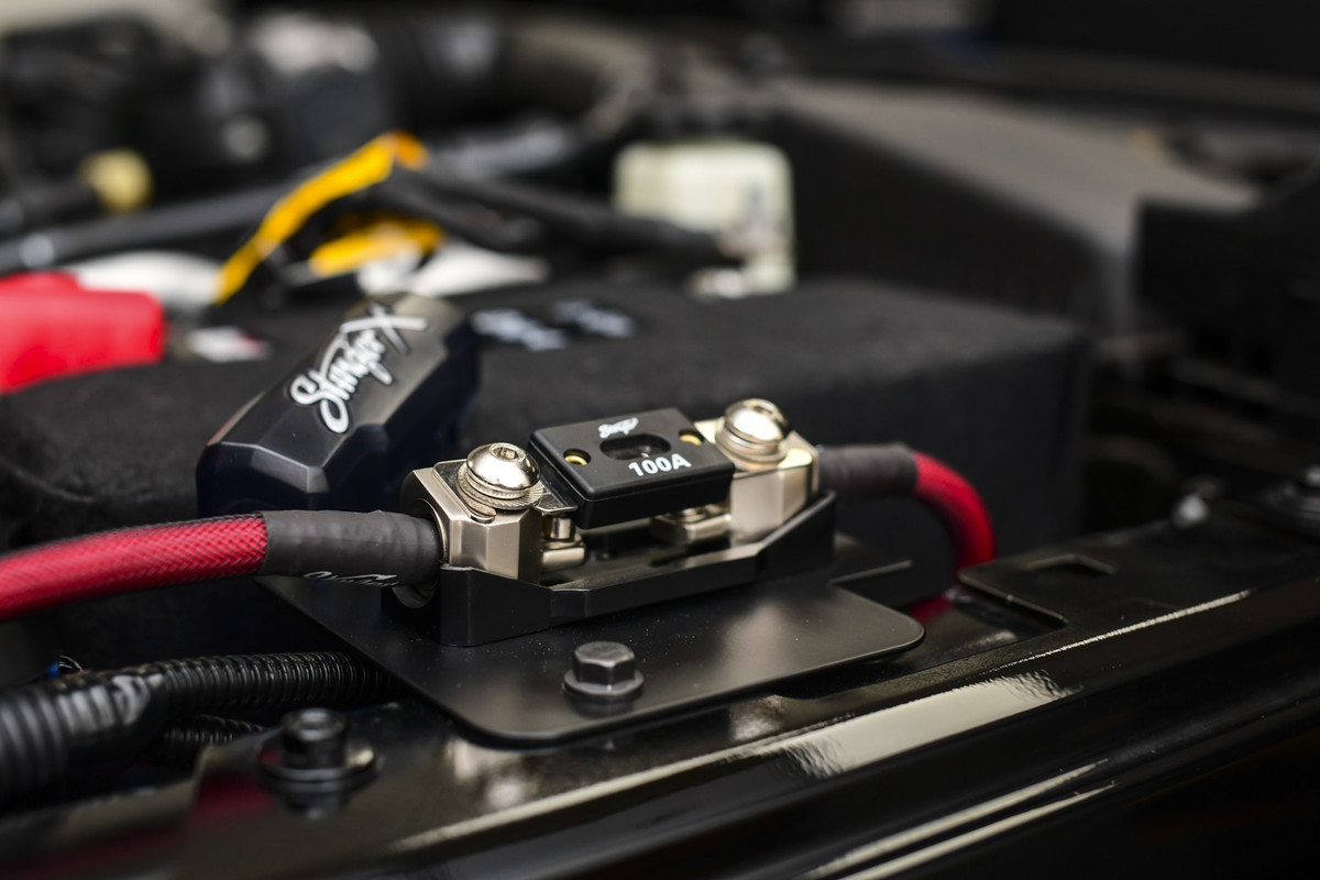 STINGER UNDERSEAT AMPLIFIER 8-GAUGE WIRING KIT FOR JEEP WRANGLER JK UNLIMITED