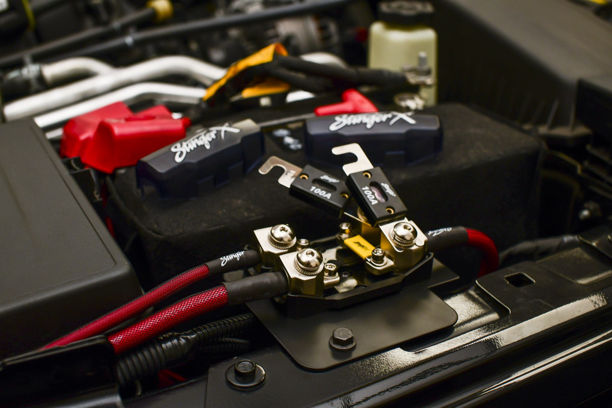 STINGER UNDERSEAT AMPLIFIER 8-GAUGE WIRING KIT FOR JEEP WRANGLER JK UNLIMITED