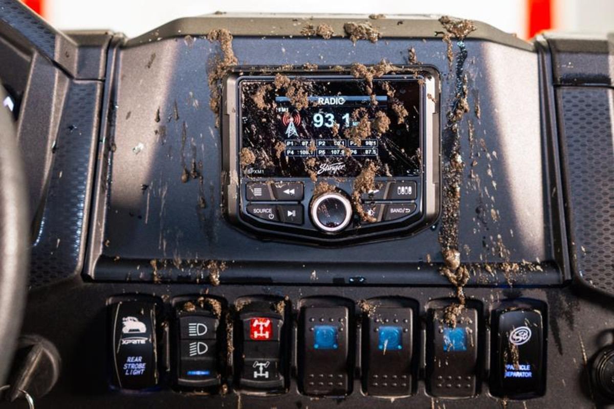 STINGER POWERSPORTS & MARINE MEDIA PLAYER STINGER POWERSPORTS & MARINE MEDIA PLAYER