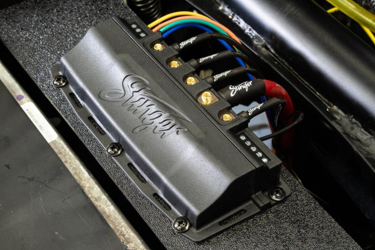 STINGER SwitchHUB - 4 Channel 100 Amp Solid-State Relay