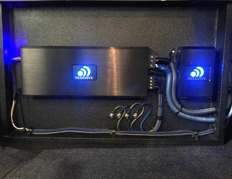 MASSIVE AUDIO NANO EDGE SERIES 200W RMS X 4 AMPLIFIER
