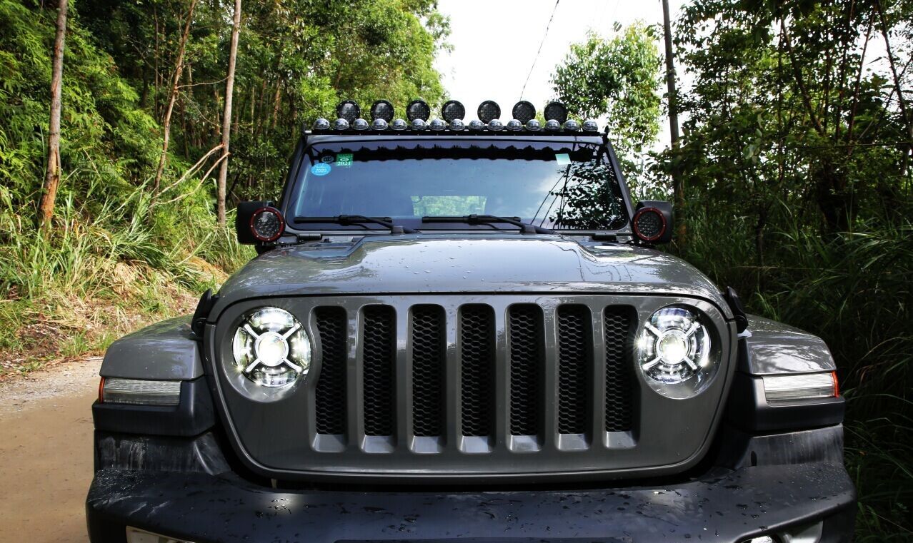 RACESPORT 9" JEEP JL/JT RGB ADJUSTABLE ANGLE BEAM 108W HEADLIGHTS WITH X-HALO + RGB FUNCTION HALO RACESPORT 9" JEEP JL/JT RGB ADJUSTABLE ANGLE BEAM 108W HEADLIGHTS WITH X-HALO + RGB FUNCTION HALO