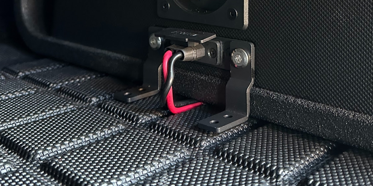 AUDIOCONTROL SPIKE SERIES 8" VENTED ENCLOSURE