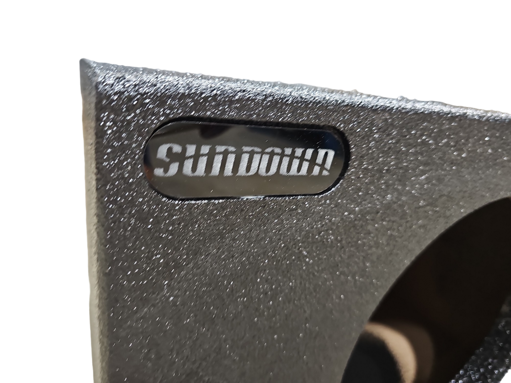 BASSMAXX SUNDOWN AUDIO SINGLE 10" POLY COATED JUMBO VENTED ENCLOSURE