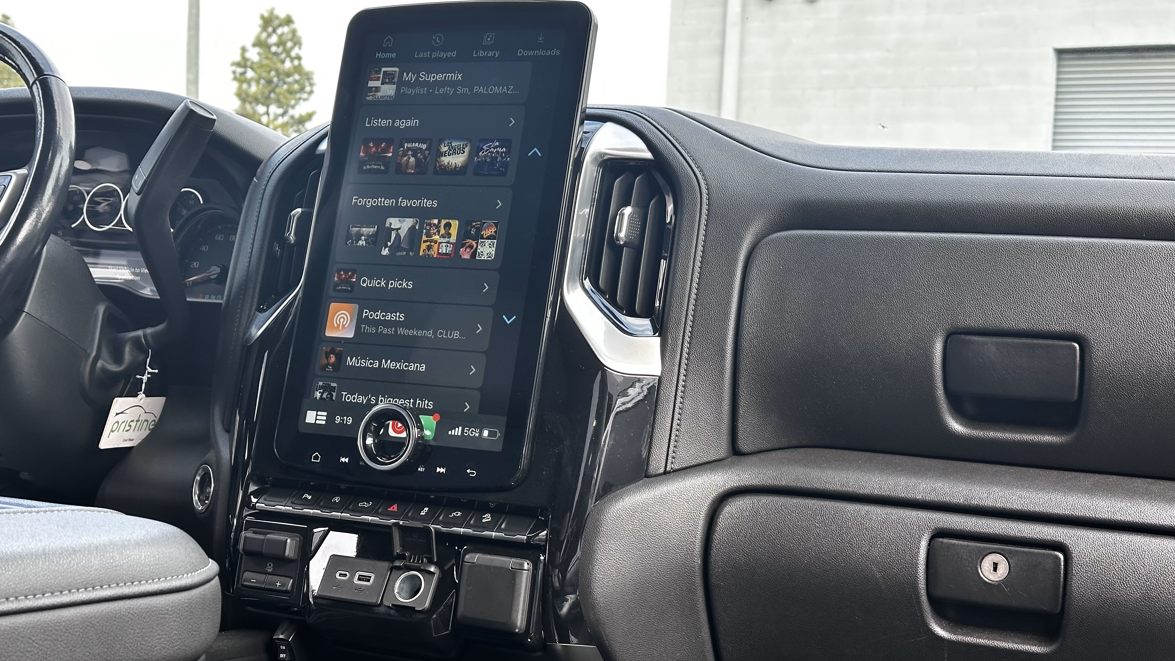 LINKSWELL 2019-2023 CHEVY SILVERADO / GMC SIERRA 15.6" XL HD T-STYLE RECEIVER WITH WIRELESS CARPLAY & ANDROID AUTO