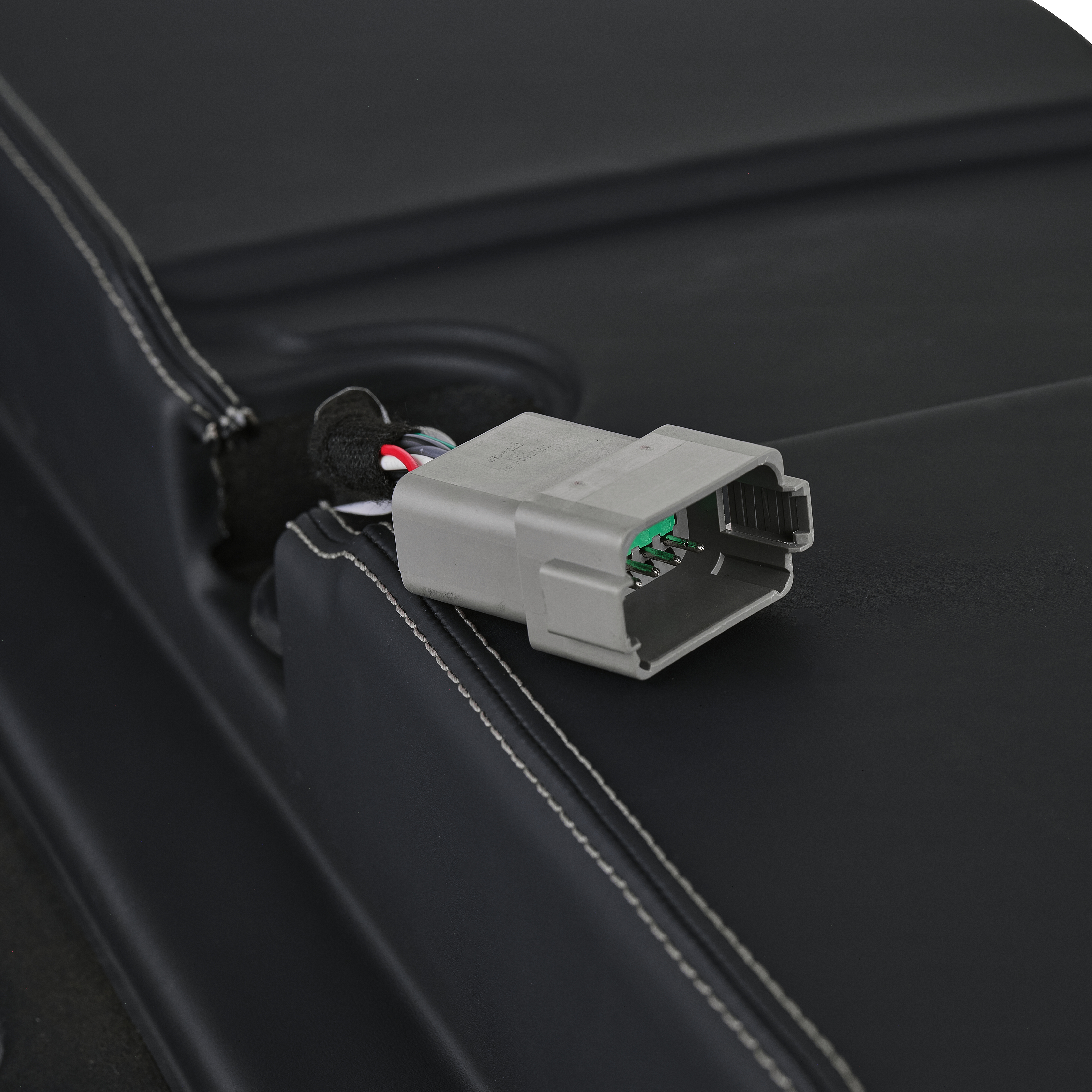 JL/JLU/JT | Loaded Overhead Soundbar | 4 x NVY-M8/BK Speakers Included |
4 x PRO-TW4LD Tweeters Included | Digital LED Lights | Wire Harness | Black Leather Finish |
2018-2023