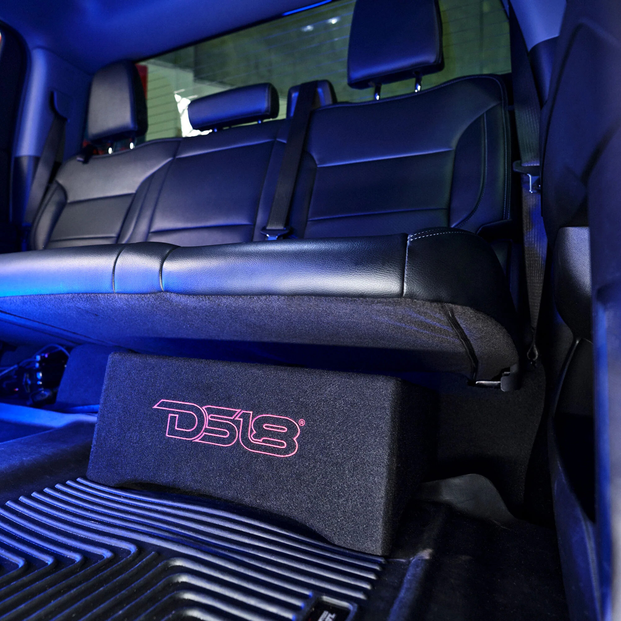 DS18 DFPU Under Seat 10" Shallow Subwoofer Enclosure | Sealed, Loaded, 600W RMS @ 2 Ohm DS18 DFPU Under Seat 10" Shallow Subwoofer Enclosure | Sealed, Loaded, 600W RMS @ 2 Ohm