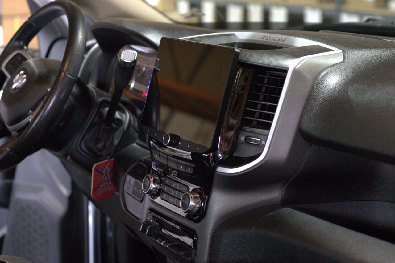 LINKSWELL 2019-2023 RAM IQ2 11.5" MULTIMEDIA RECEIVER