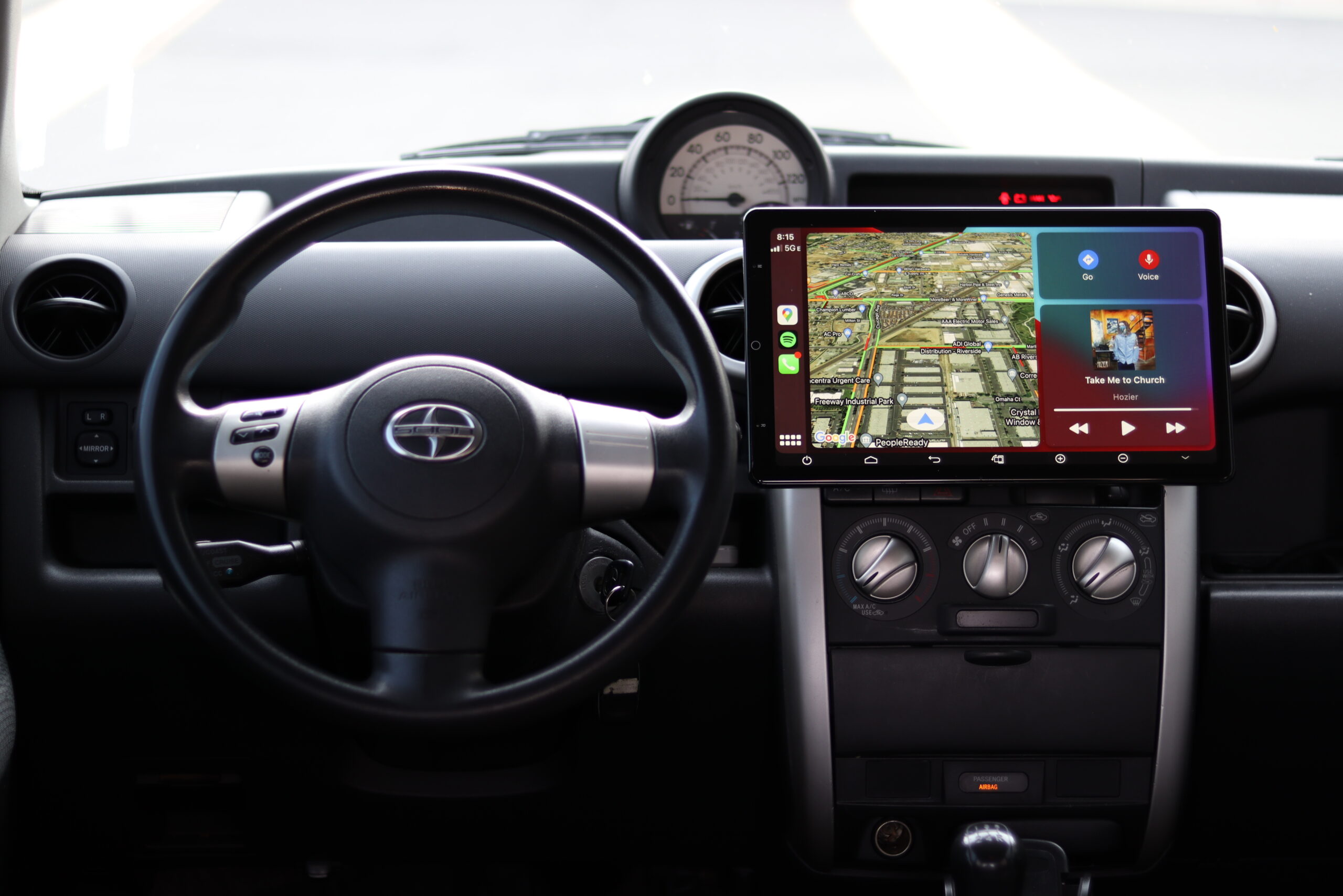 LINKSWELL 13.3" MOTORIZED UNIVERSAL DOUBLE DIN MEDIA RECEIVER WITH APPLE CARPLAY AND ANDROID AUTO