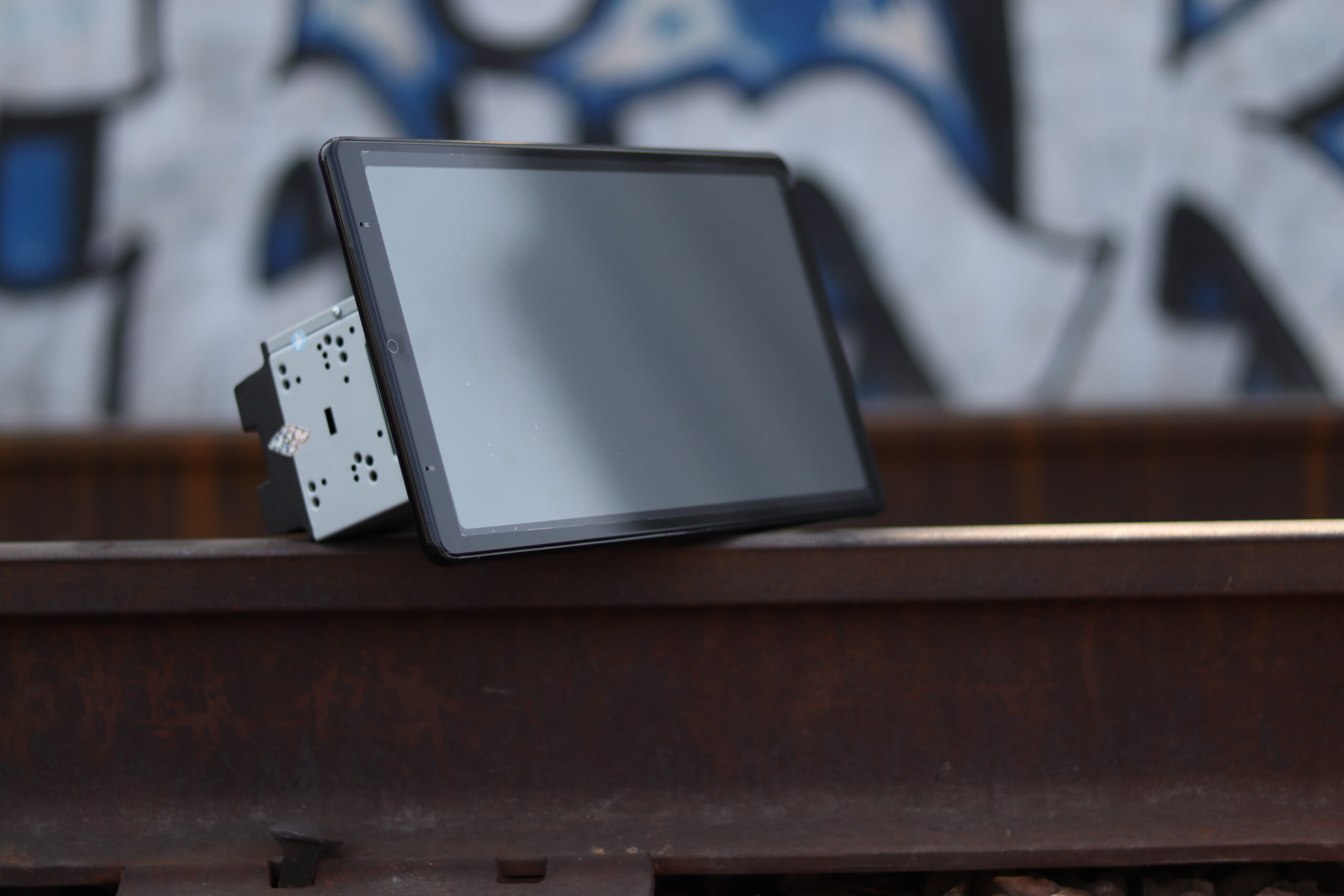 LINKSWELL 13.3" MOTORIZED UNIVERSAL DOUBLE DIN MEDIA RECEIVER WITH APPLE CARPLAY AND ANDROID AUTO