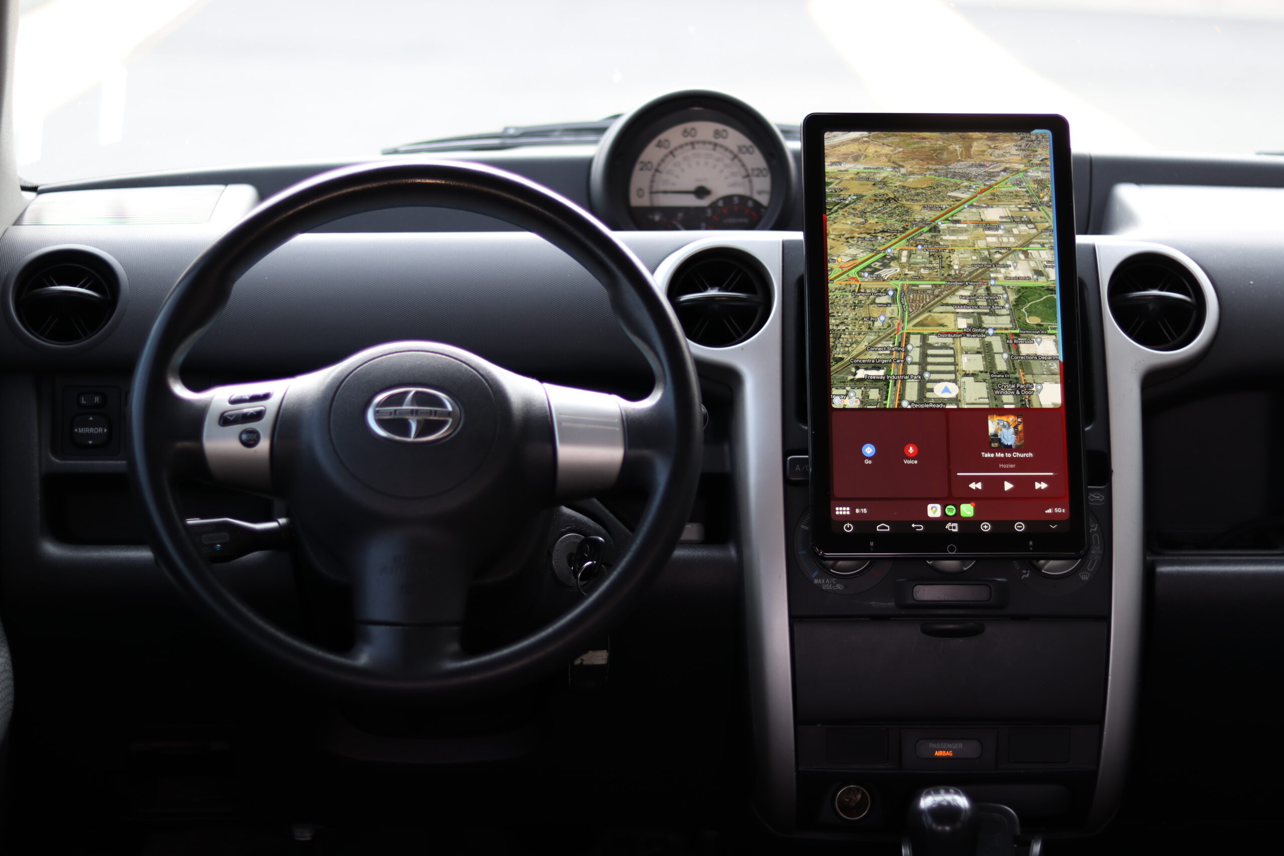 LINKSWELL 13.3" MOTORIZED UNIVERSAL DOUBLE DIN MEDIA RECEIVER WITH APPLE CARPLAY AND ANDROID AUTO