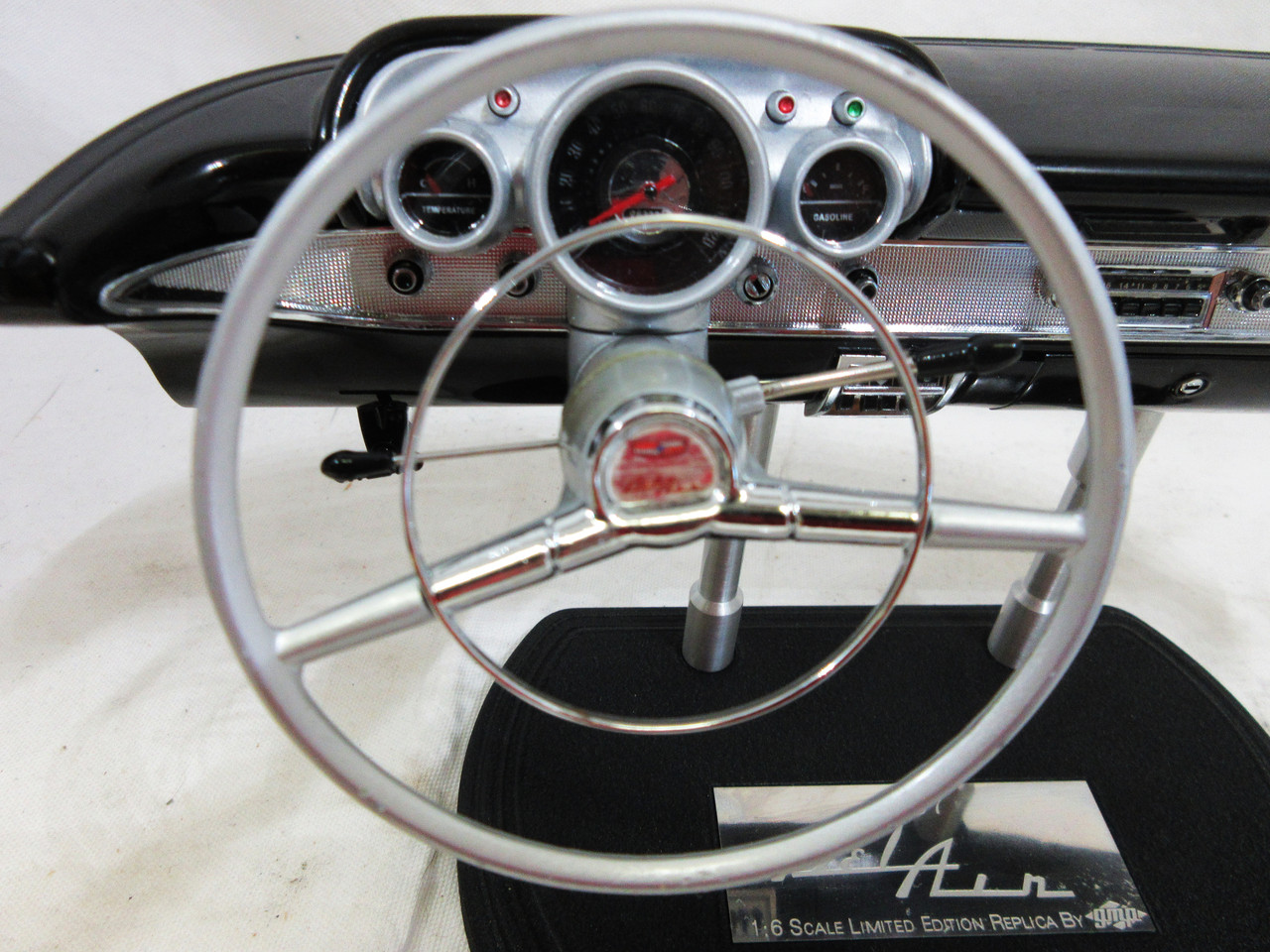 ミニカー 1957 BEL AIR 1/6 scale dashboard replica 1957 Bel Air 1/6 scale Desktop Dashboard Replica, GMP, die
