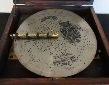 REGINA OAK 11 1/4" DISC MUSIC BOX Circa 1893 Fully Restored