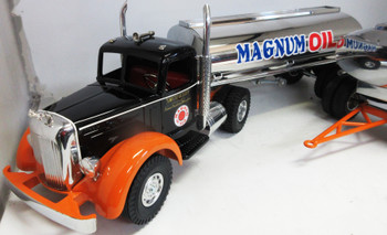 Smith-Miller Mack Tractor / Magnum Oil Dual Tanker #16/100