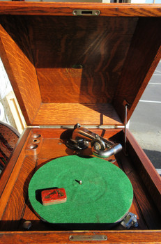 Victrola Victor Talking Machine Oak Cabinet Model A Circa 1918 504514