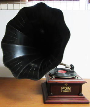 Victor IV Phonograph with Morning Glory Horn circa 1905 Fully Restored