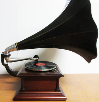 Victor IV Phonograph with Morning Glory Horn circa 1905 Fully Restored