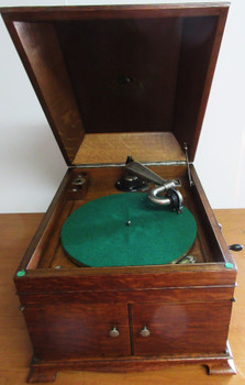 Victrola Victor Talking Machine Oak Table Model VV-lX Circa 1918
