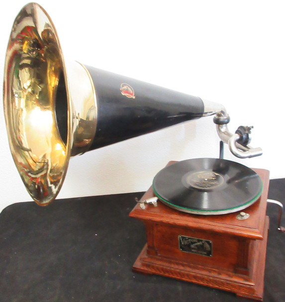 Victor ll Phonograph with Brass Bell Horn Hump Back circa 1905 Fully Restored