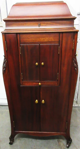 Victrola Victor "L Door" Talking Machine Maghony Cabinet VV-XVI Circa 1912