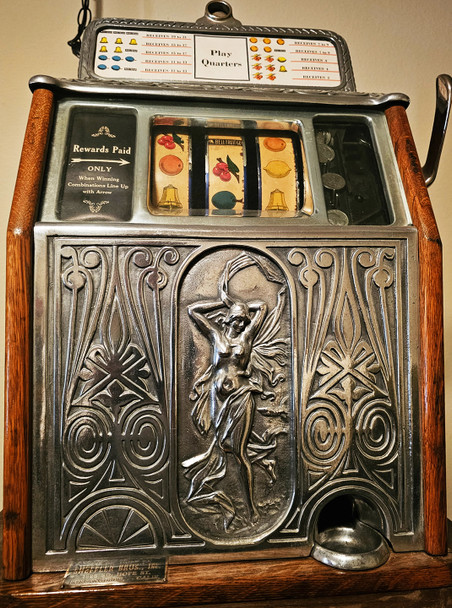 Caille Superior Nude 25c 3 Reel Slot Machine Circa 1930's