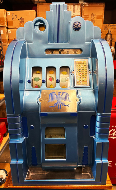 Mills 25c Extraordinary Slot / Oak Wood Cabinet Circa 1940's