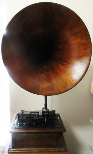 Edison Four Minute Cylinder Triumph Phonograph with Original