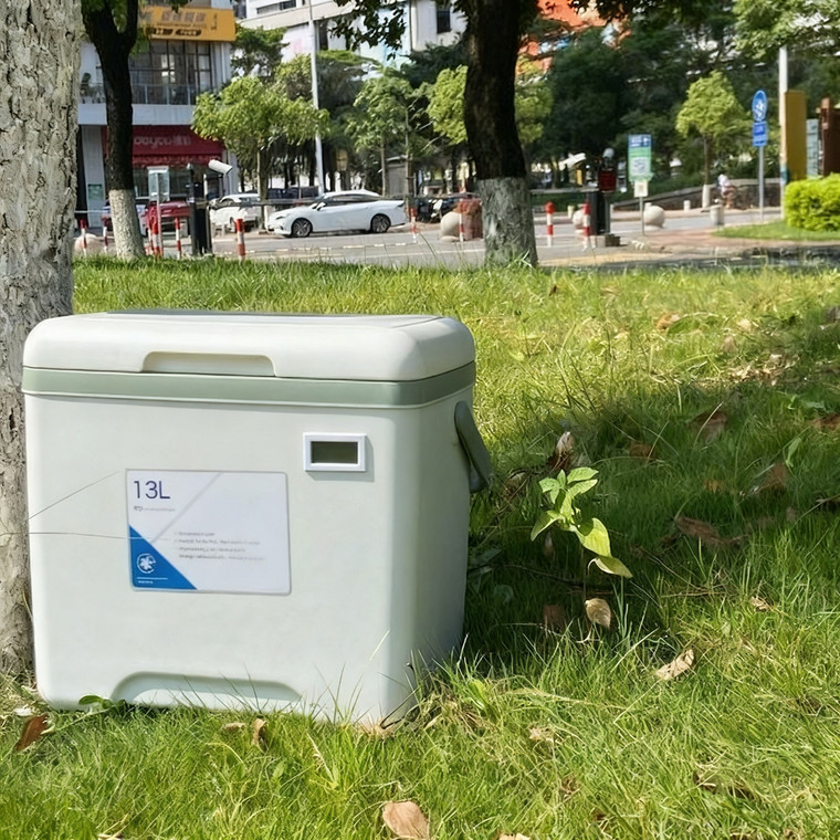 Customized Small Portable Incubator Beverage Display Outdoor 13L Leisure Tourism Barbecue  Cooler Box With Thermometer