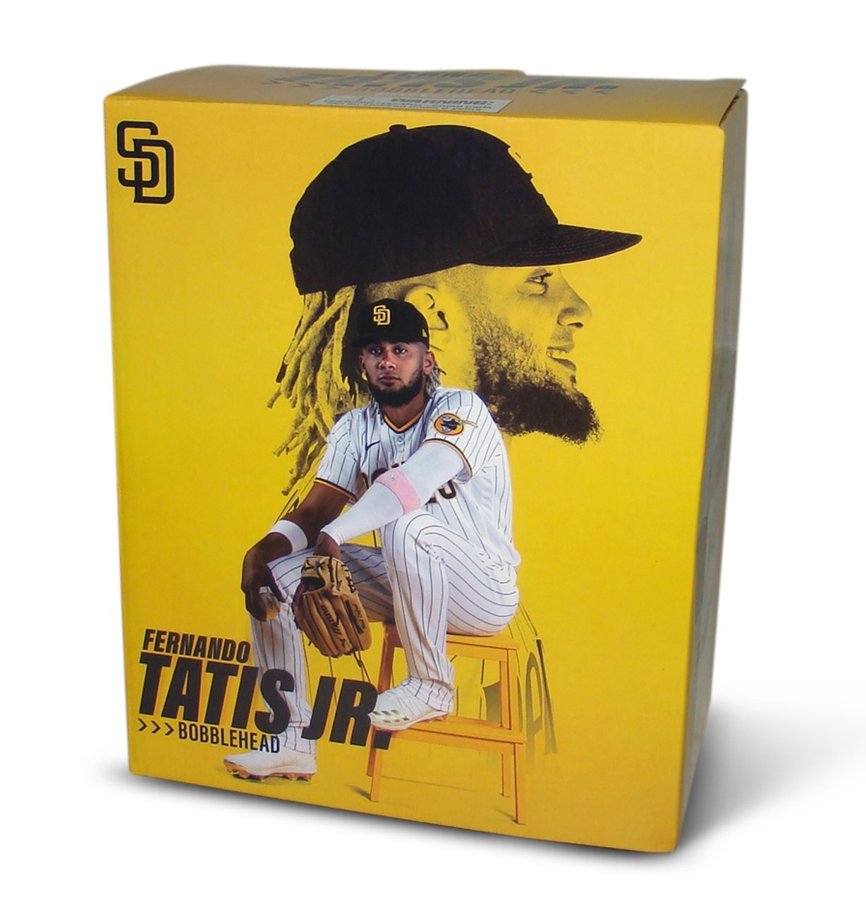 Padres swap Tatis Jr. bobblehead giveaway with Soto shirt