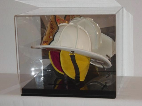 DELUXE FIREMAN'S HELMET DISPLAY CASE