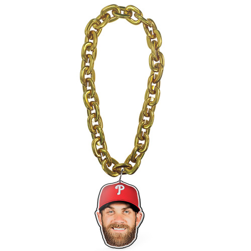 José Alvarado makes necklaces for Phillies teammates