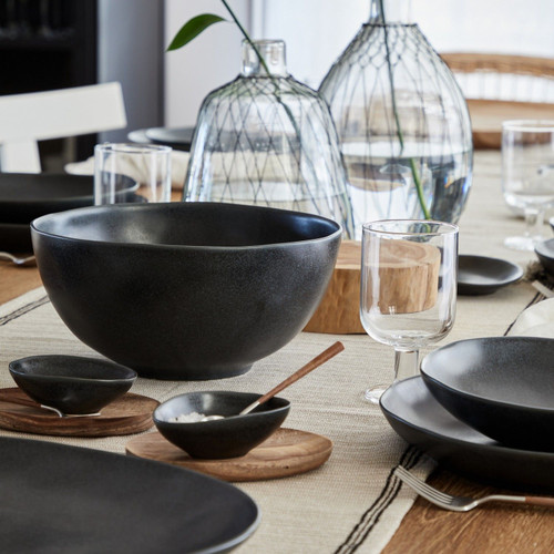 Livia Matte Black Serving Bowl