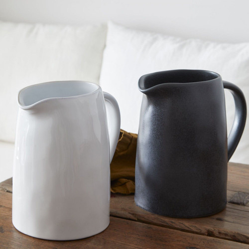 Livia Matte Black Pitcher 2.19L