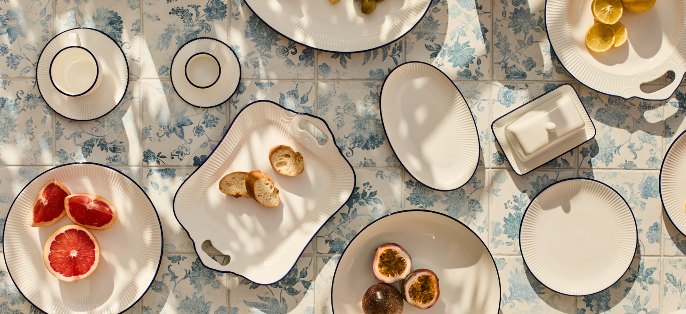 Casa Domani Caf&eacute; Blue Collection &ndash; Blue Porcelain Dinnerware