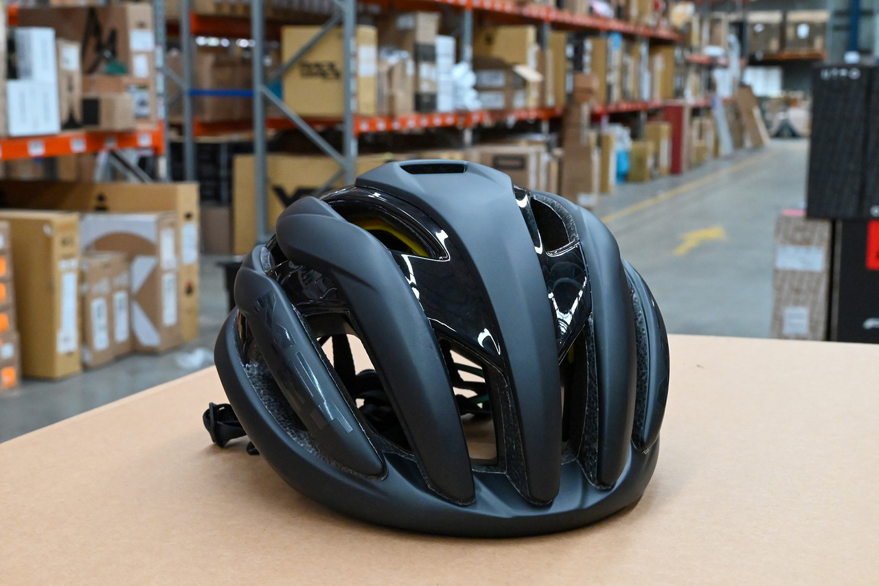 MET Trenta MIPS Road Helmet Black/Matte Glossy - Bikebug