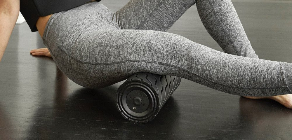 Therabody 30cm Vibrating Wave Roller Black - Bikebug