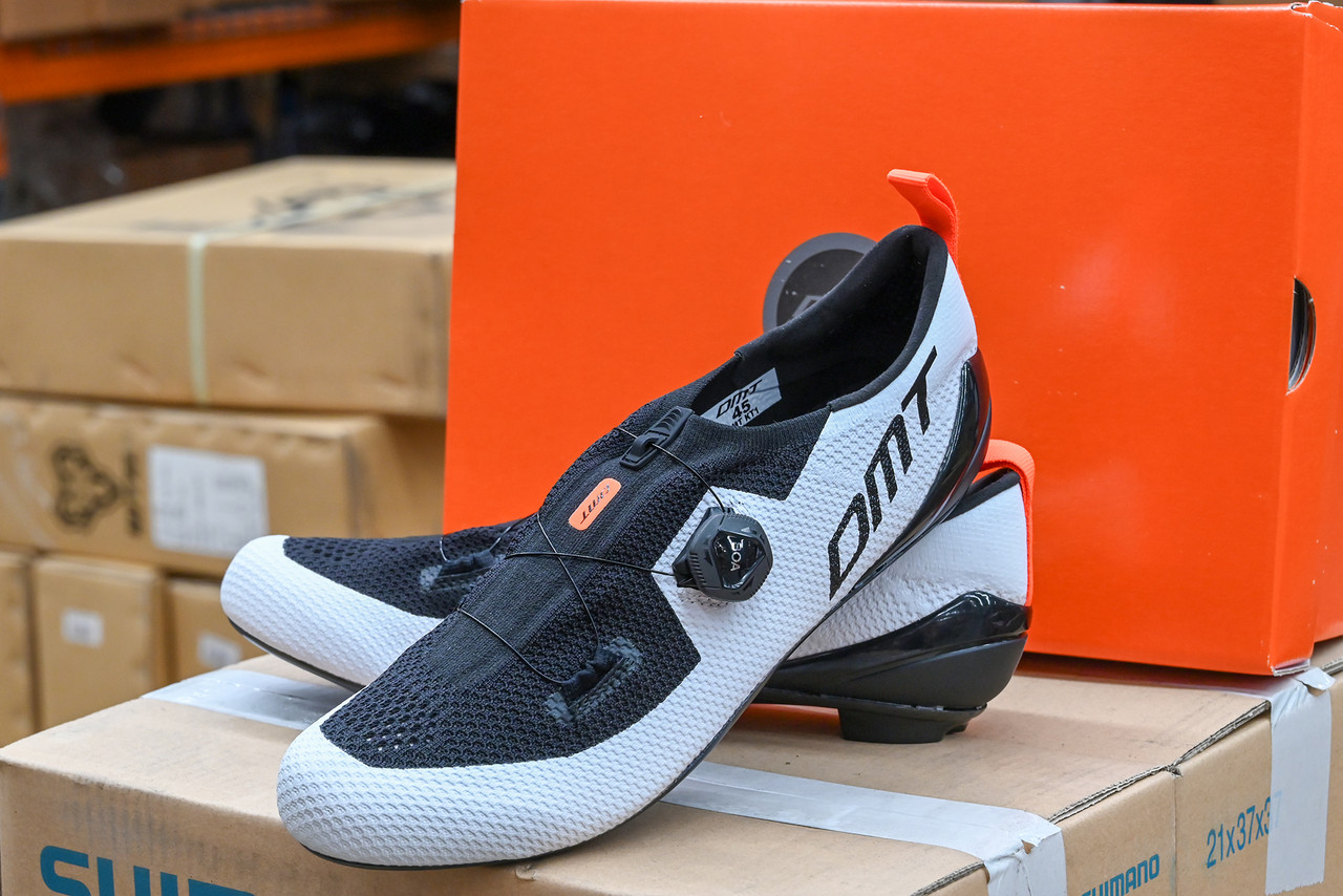 DMT KT1 White/Black Road Shoe - Bikebug