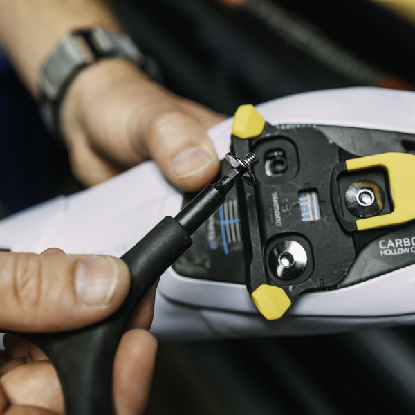 Shimano SPD-SLR Cleats & Pedals Explained: SPD-SL vs SPD-SLR