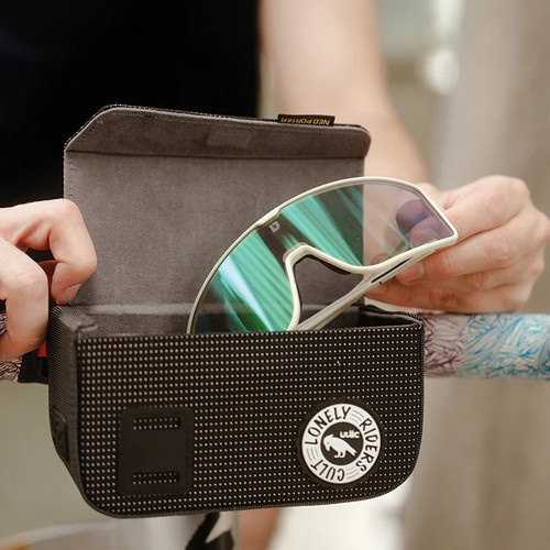 Ulac Otaku Sunglasses White/Blue Photochromic Lens